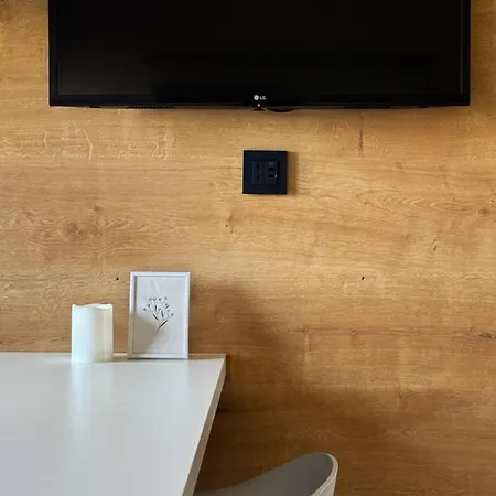 沃迪切麦伦公寓 * 沃迪切