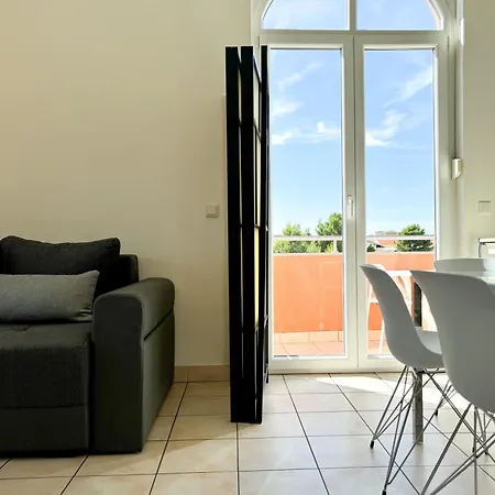 Melon Apartment