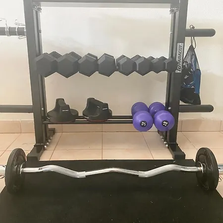 沃迪切麦伦公寓 *