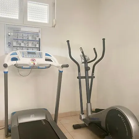 沃迪切麦伦公寓