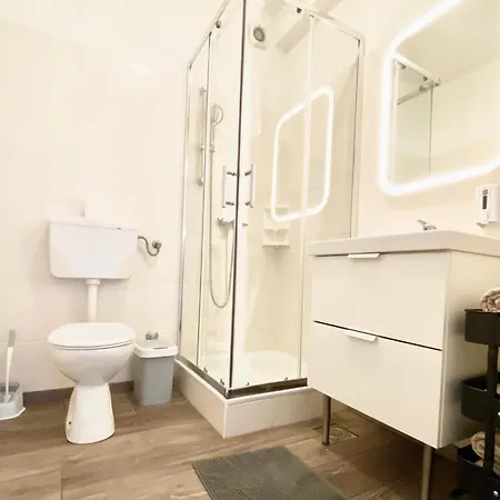 公寓 沃迪切麦伦公寓 *